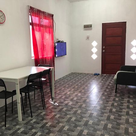 Homestay Idaman B B With 2 Room Aircond 2 Quen Bed And Not Sharing Room -Privacy กัวลาตรังกานู ภายนอก รูปภาพ