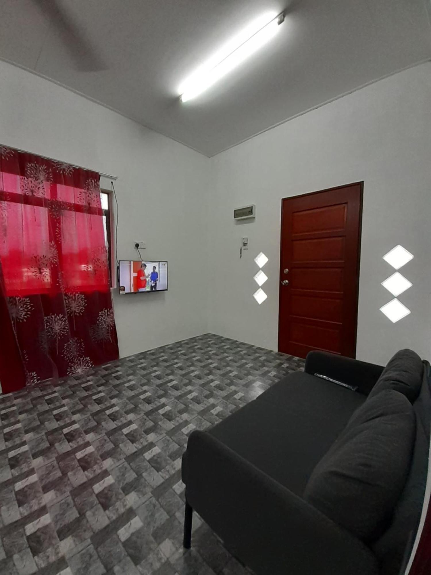 Homestay Idaman B B With 2 Room Aircond 2 Quen Bed And Not Sharing Room -Privacy กัวลาตรังกานู ภายนอก รูปภาพ