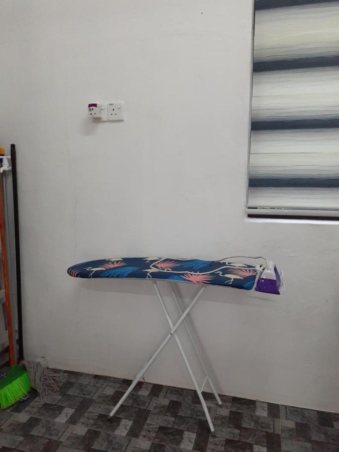 Homestay Idaman B B With 2 Room Aircond 2 Quen Bed And Not Sharing Room -Privacy กัวลาตรังกานู ภายนอก รูปภาพ