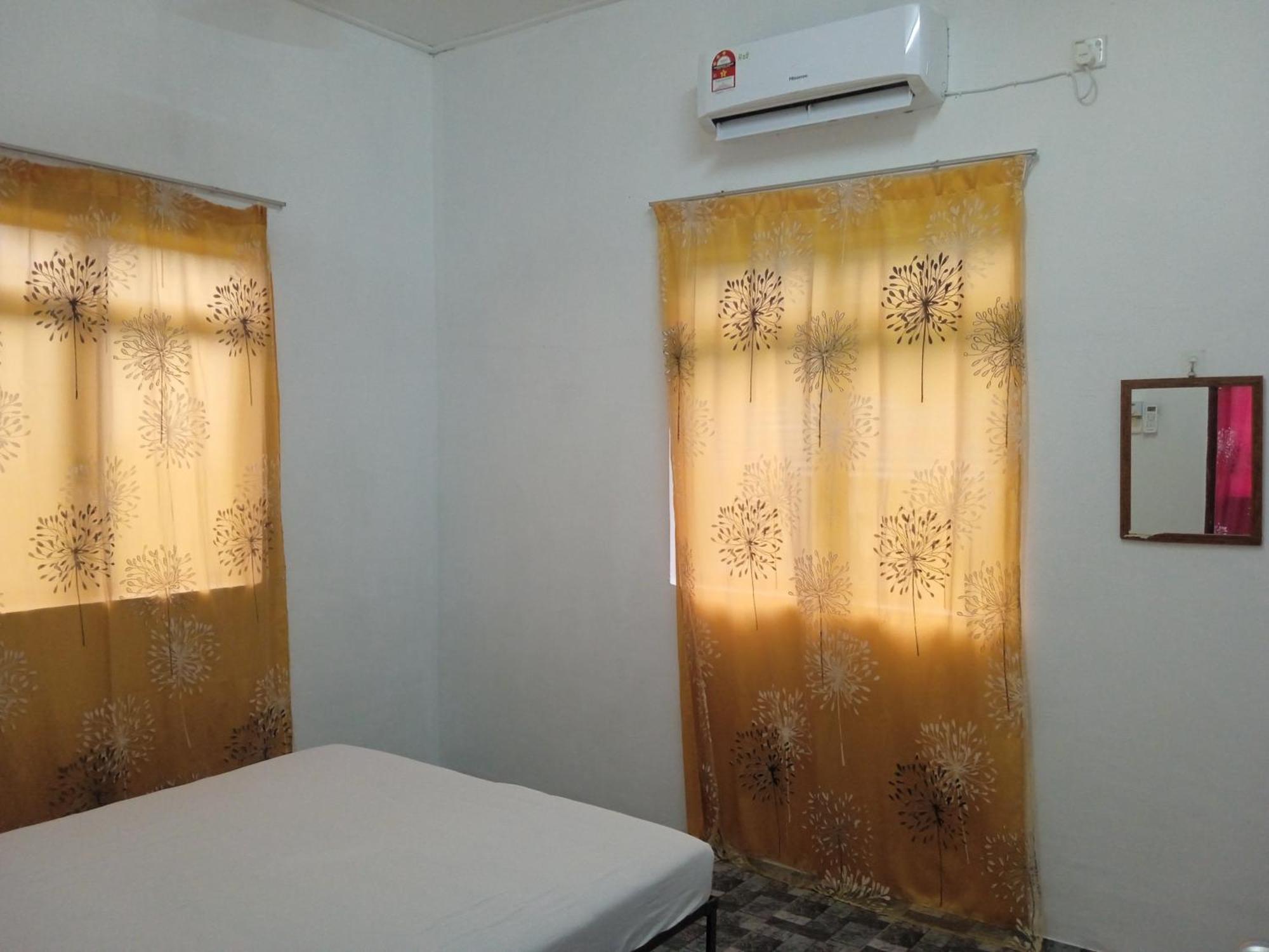 Homestay Idaman B B With 2 Room Aircond 2 Quen Bed And Not Sharing Room -Privacy กัวลาตรังกานู ภายนอก รูปภาพ