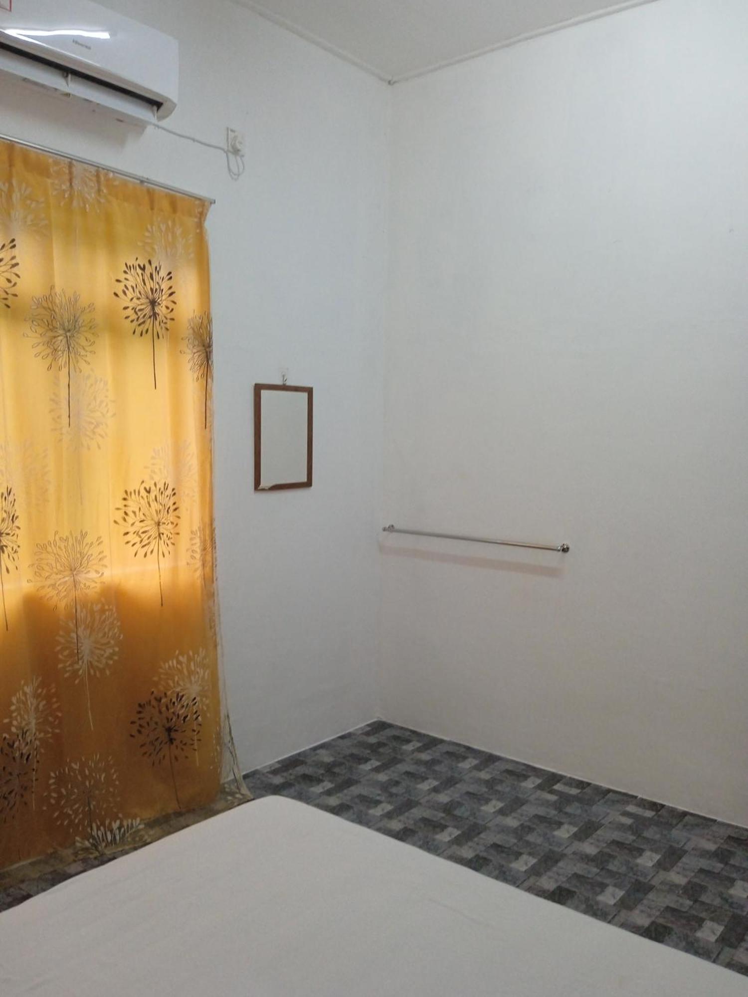 Homestay Idaman B B With 2 Room Aircond 2 Quen Bed And Not Sharing Room -Privacy กัวลาตรังกานู ภายนอก รูปภาพ