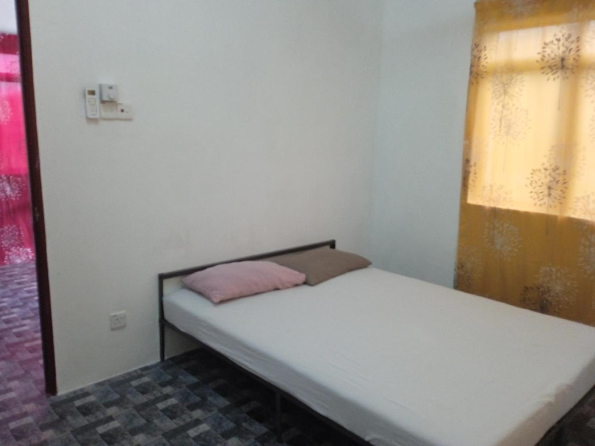 Homestay Idaman B B With 2 Room Aircond 2 Quen Bed And Not Sharing Room -Privacy กัวลาตรังกานู ภายนอก รูปภาพ