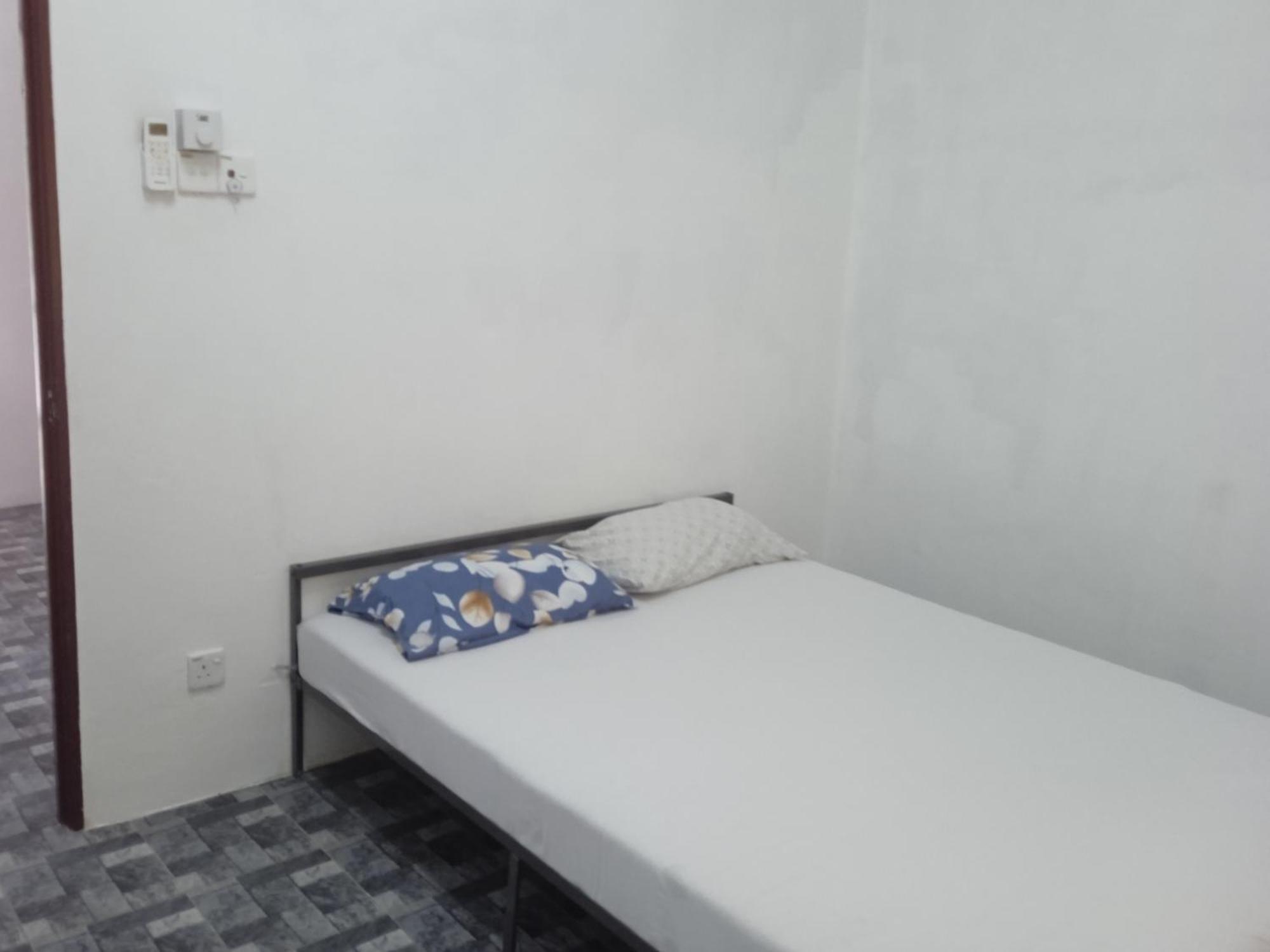 Homestay Idaman B B With 2 Room Aircond 2 Quen Bed And Not Sharing Room -Privacy กัวลาตรังกานู ภายนอก รูปภาพ