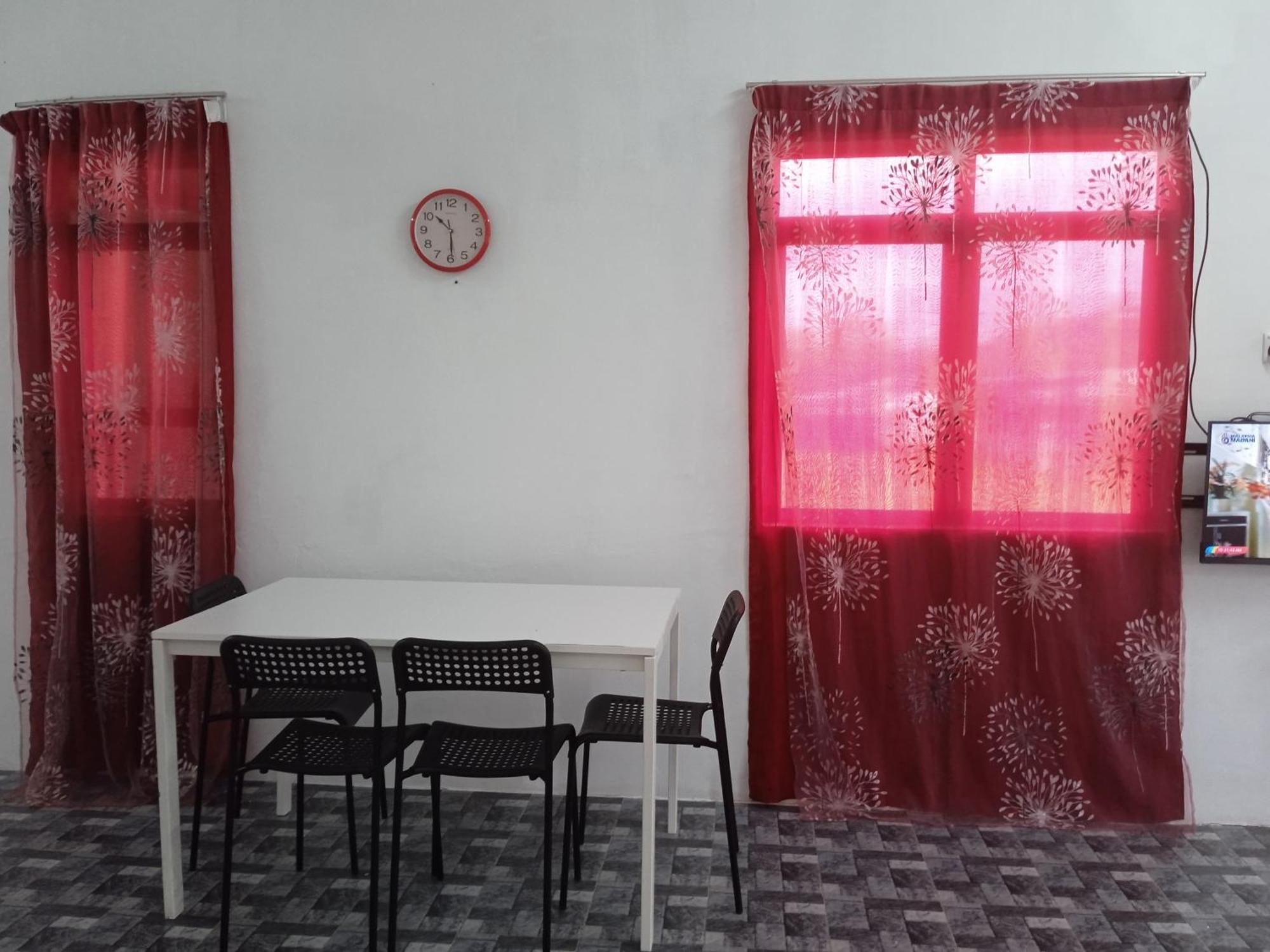 Homestay Idaman B B With 2 Room Aircond 2 Quen Bed And Not Sharing Room -Privacy กัวลาตรังกานู ภายนอก รูปภาพ