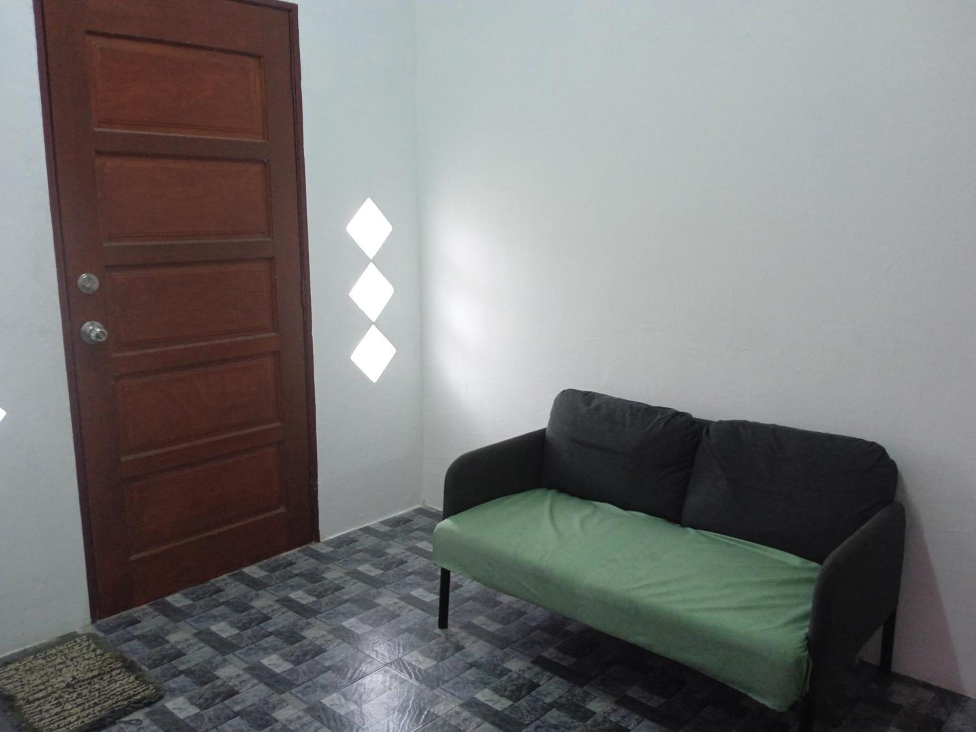 Homestay Idaman B B With 2 Room Aircond 2 Quen Bed And Not Sharing Room -Privacy กัวลาตรังกานู ภายนอก รูปภาพ