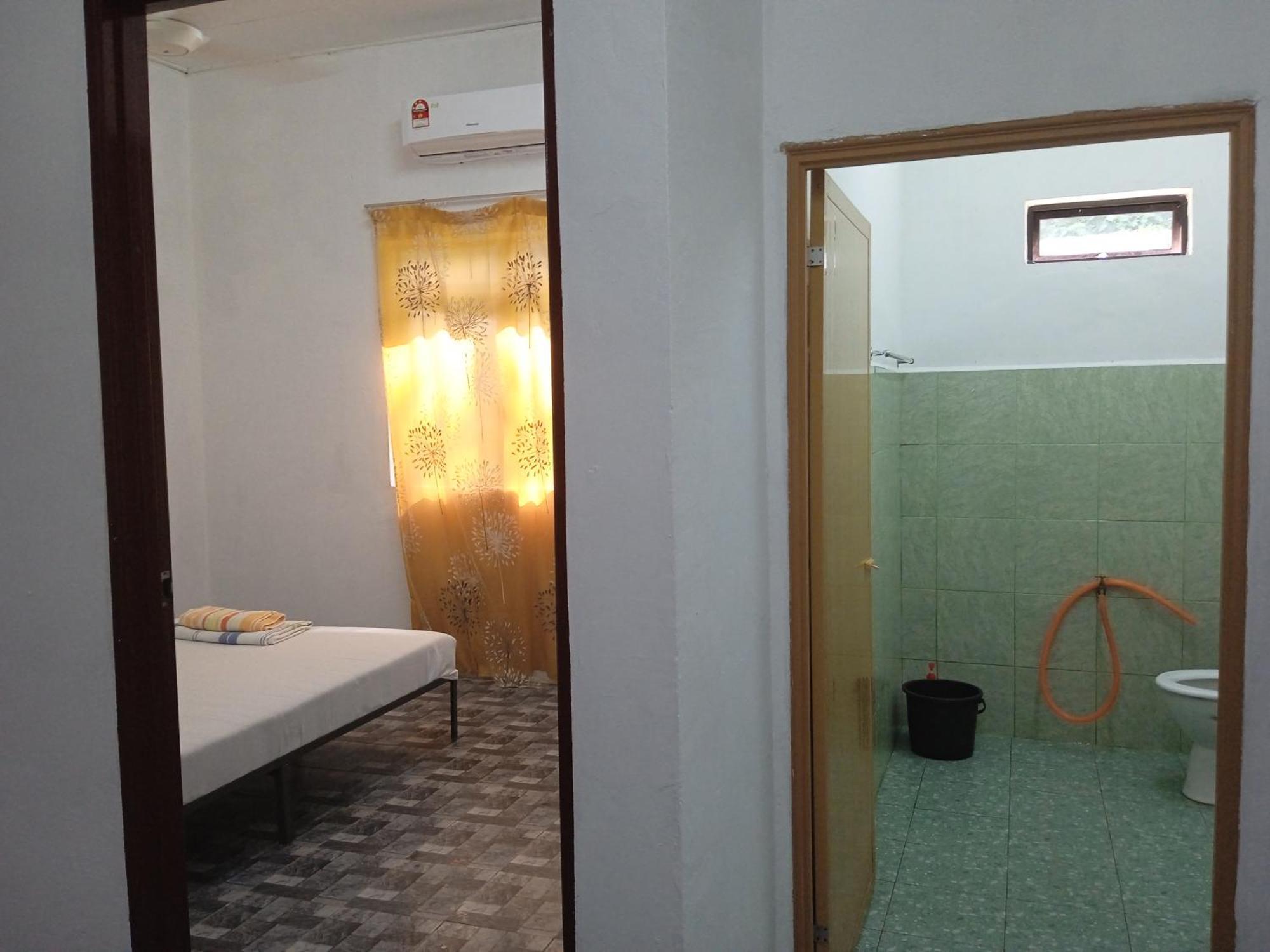Homestay Idaman B B With 2 Room Aircond 2 Quen Bed And Not Sharing Room -Privacy กัวลาตรังกานู ภายนอก รูปภาพ