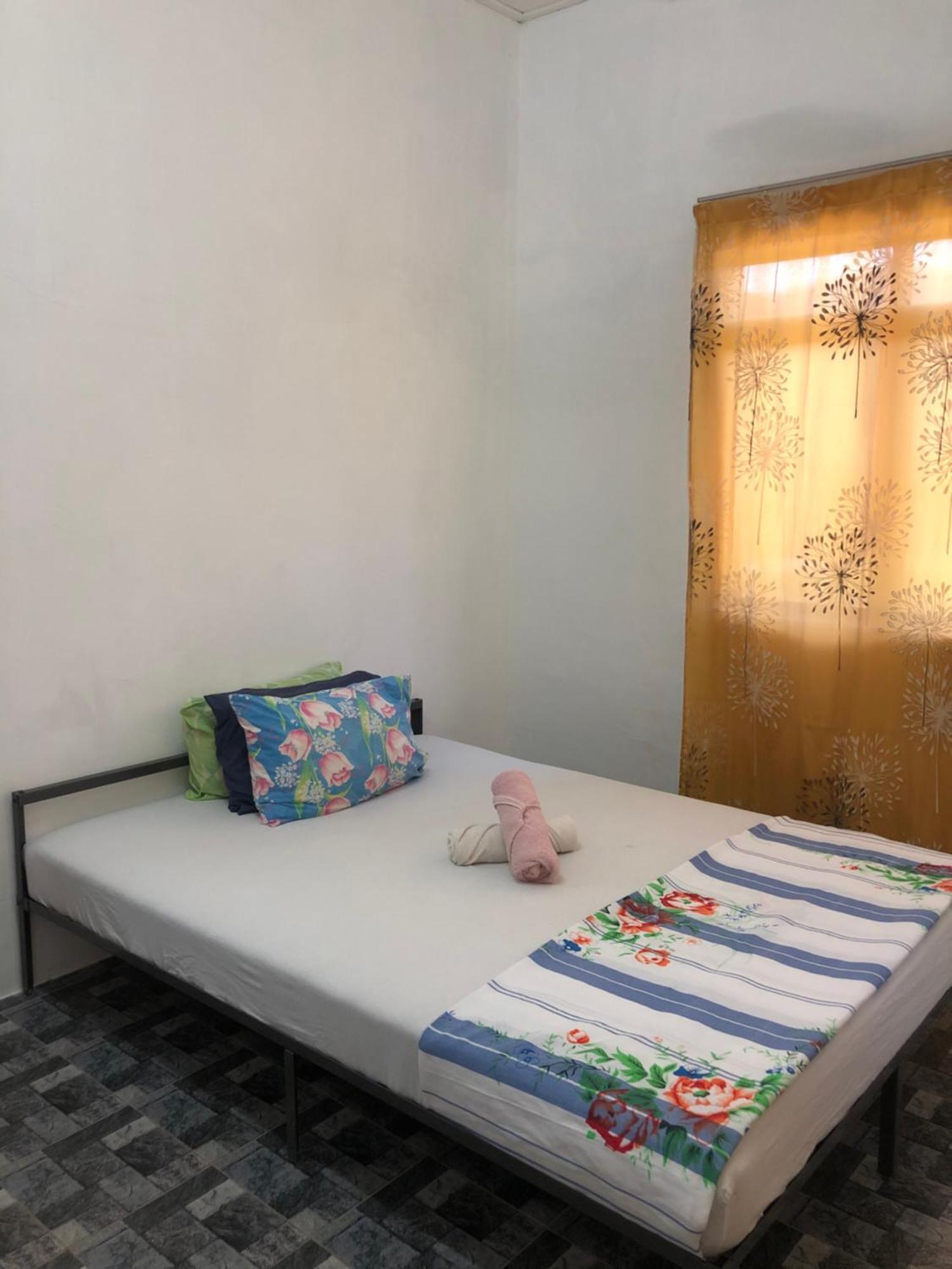 Homestay Idaman B B With 2 Room Aircond 2 Quen Bed And Not Sharing Room -Privacy กัวลาตรังกานู ภายนอก รูปภาพ