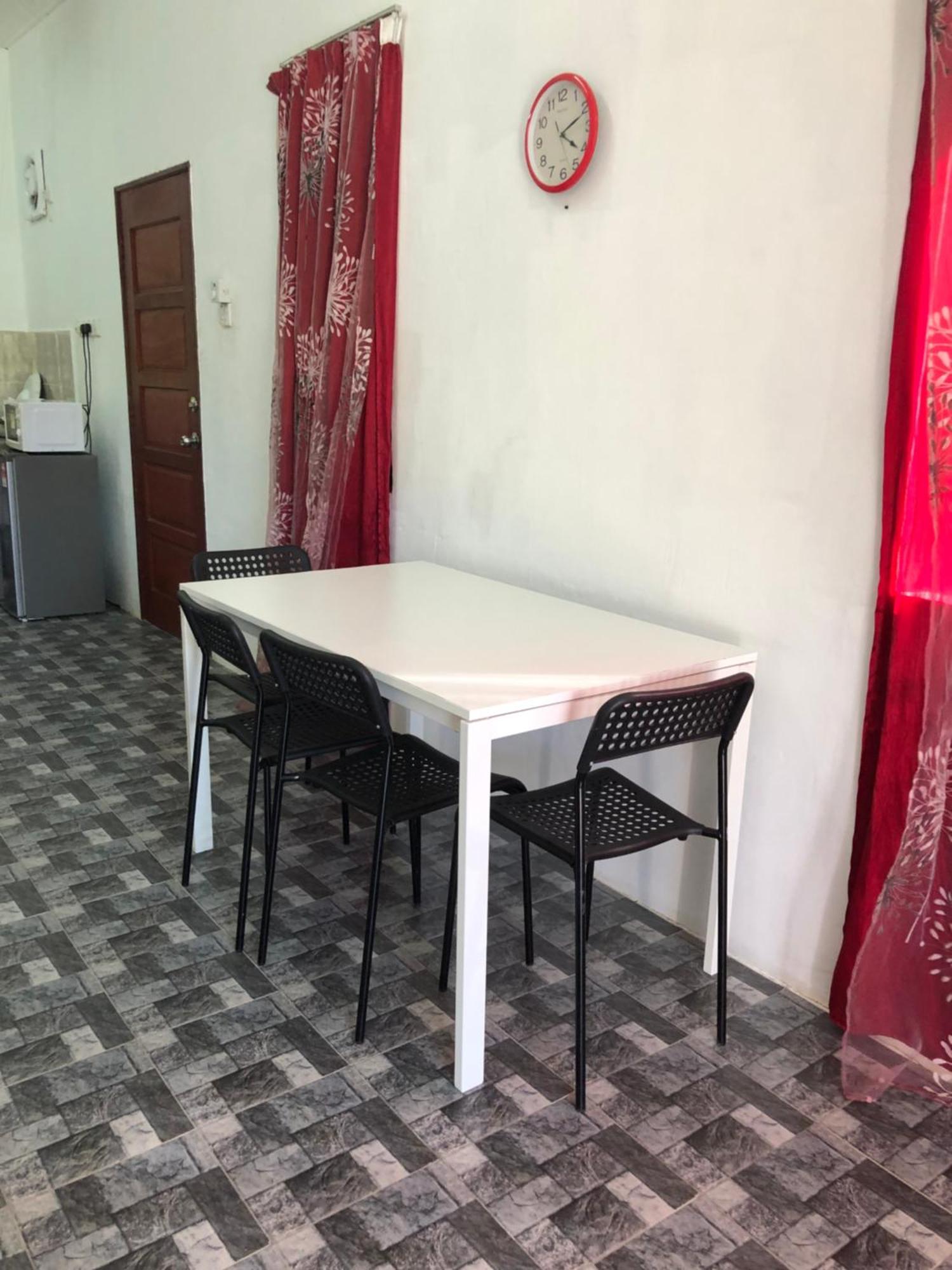 Homestay Idaman B B With 2 Room Aircond 2 Quen Bed And Not Sharing Room -Privacy กัวลาตรังกานู ภายนอก รูปภาพ