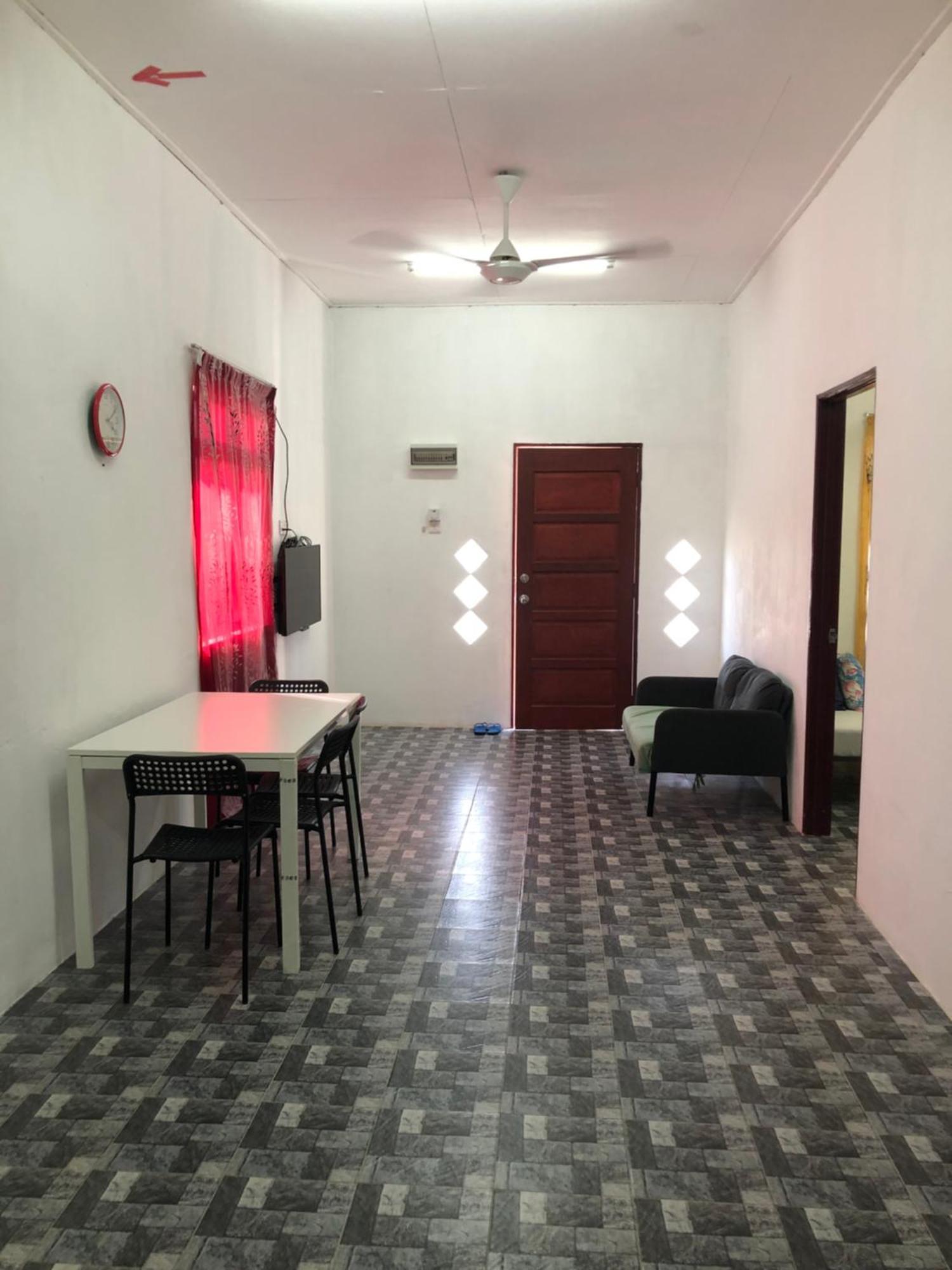 Homestay Idaman B B With 2 Room Aircond 2 Quen Bed And Not Sharing Room -Privacy กัวลาตรังกานู ภายนอก รูปภาพ