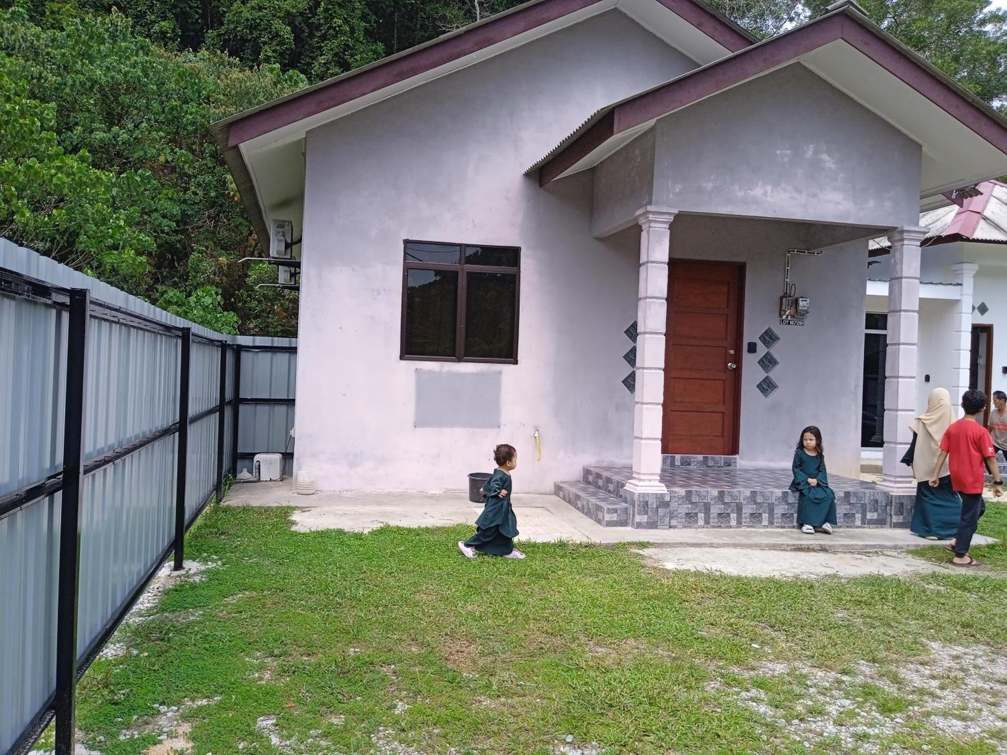 Homestay Idaman B B With 2 Room Aircond 2 Quen Bed And Not Sharing Room -Privacy กัวลาตรังกานู ภายนอก รูปภาพ